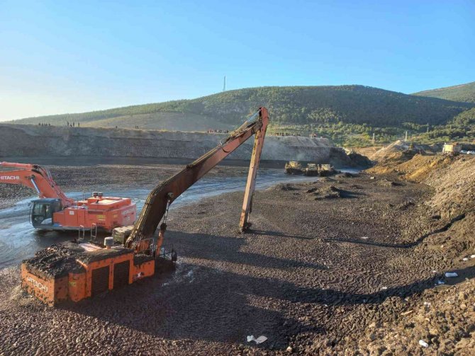 Çamur Altına Kalan İşçinin Cansız Bedenine Ulaşıldı