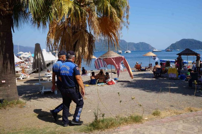 Marmaris’te Zabıtadan Sahil Denetimi