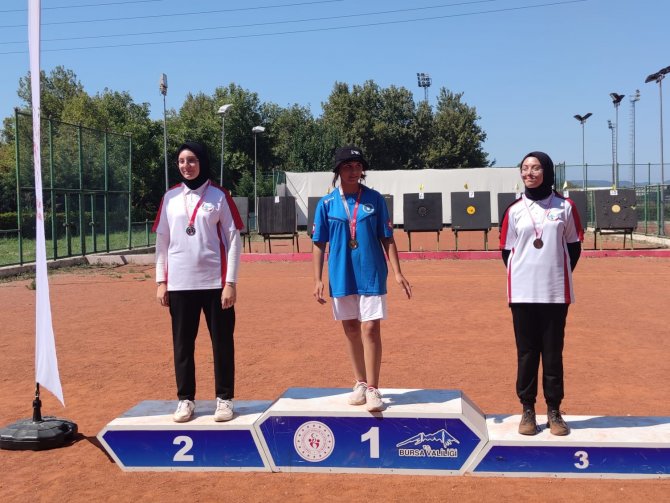 Bursa Büyükşehir Belediyesporlu Okçulardan Tam İsabet