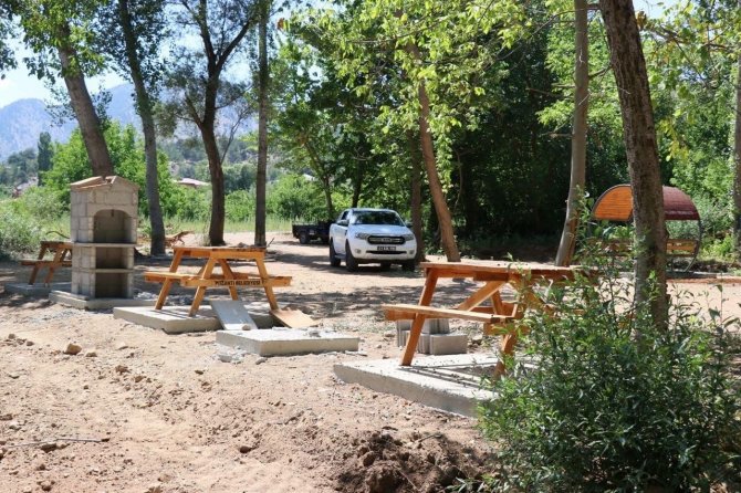 Pozantı’ya 5 Bin Metrekarelik Mesire Alanı Yapılıyor