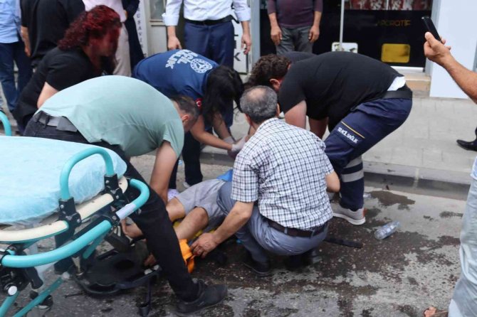 Çocuğa Araba Çarptı, Sabırsız Sürücüler Kornaya Dayandı