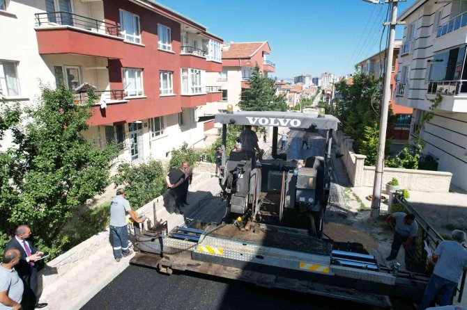 Sincan’da Cadde Ve Sokaklar Sıcak Asfaltla Kaplanıyor