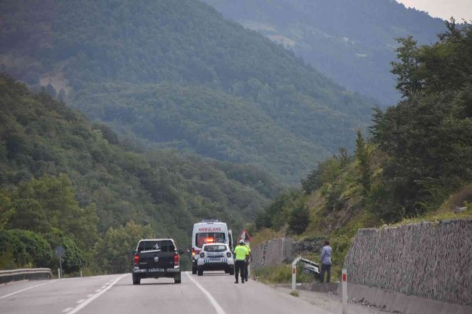 Sinop’ta Trafik Kazası: 2 Yaralı