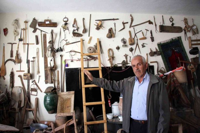 Bu Okula Girenler Zaman Yolculuğuna Çıkıyor