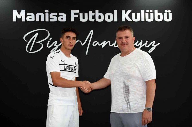 17 Yaşındaki Fırat Sarı Manisa Fk’da