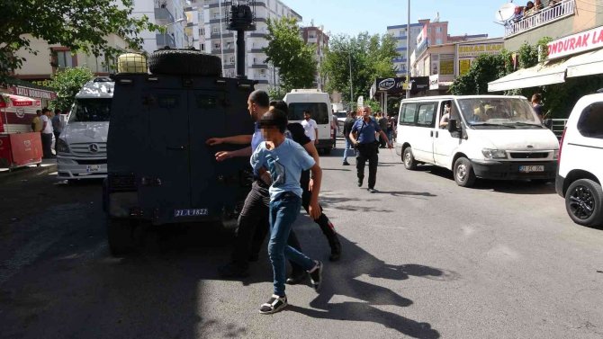 6kişinin Yaralandığı, 5 Kişinin Gözaltına Alındığı Kazada Ortalık Savaş Alanına Döndü