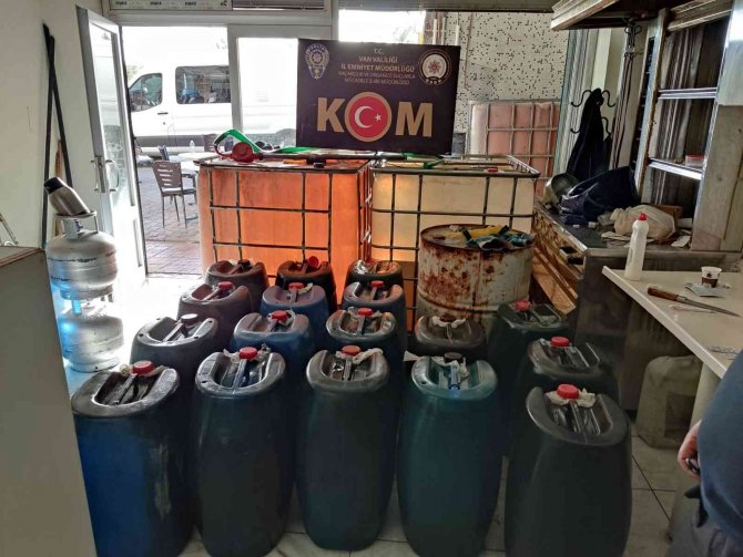 Van’da Kaçak Sigara Ve Akaryakıt Ele Geçirildi