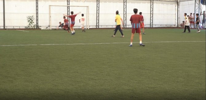 Erciş’te ‘Mahalleler Yarışıyor Spor Turnuvası’ Başladı