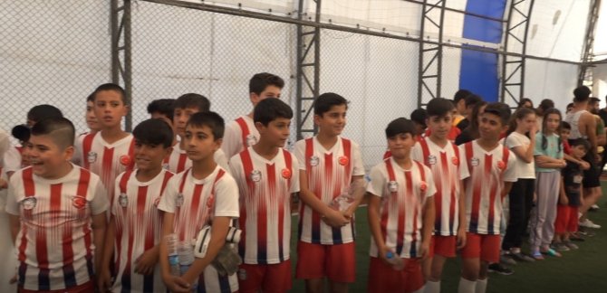 Erciş’te ‘Mahalleler Yarışıyor Spor Turnuvası’ Başladı