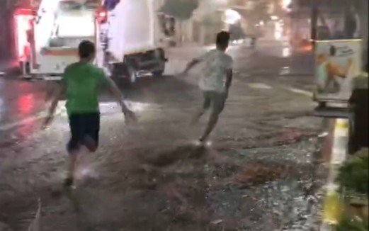 Edirne’de Aniden Bastıran Yağmur Hayatı Felç Etti