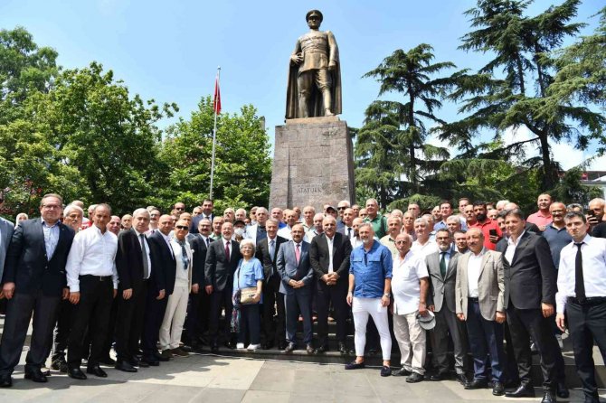Ahmet Ağaoğlu: “Trabzonspor’un Tüm Başarıların Hepsinde Alnı Ak, Başı Dik Oldu”