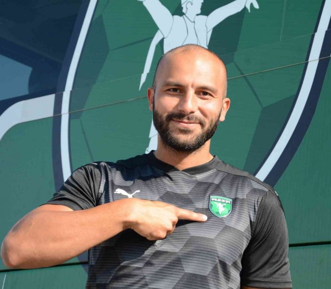 Efeler 09 Sfk’nın Yeni Sezon Formaları Görücüye Çıktı