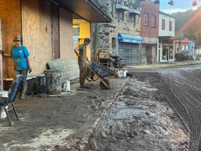 Abd’nin Kentucky Eyaletinde Meydana Gelen Selde Can Kaybı Artmaya Devam Ediyor, 35 Kişinin Hayatını Kaybettiği Bildirildi