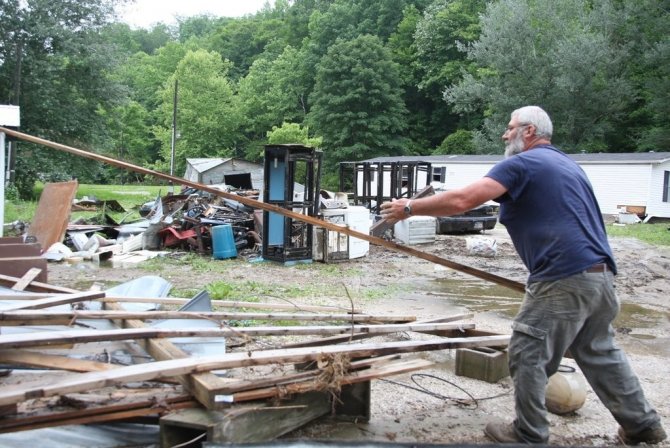 Abd’nin Kentucky Eyaletinde Meydana Gelen Selde Can Kaybı Artmaya Devam Ediyor, 35 Kişinin Hayatını Kaybettiği Bildirildi