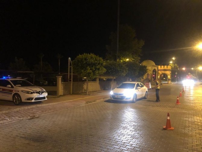 Antalya’da Yerli Ve Yabancı Turistlere Alkol Denetimi