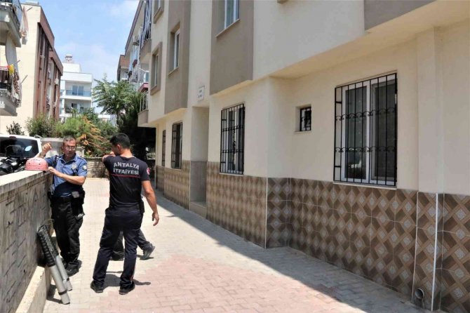 İ̇ki Gündür İşe Gitmeyen Odyometrist Evinde Ölü Bulundu