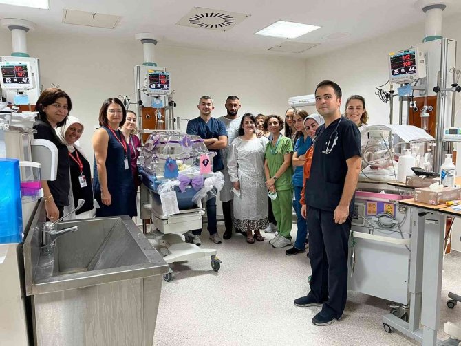 955 Gram Doğan Bebek Taburcu Edildi