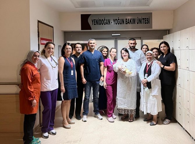 955 Gram Doğan Bebek Taburcu Edildi