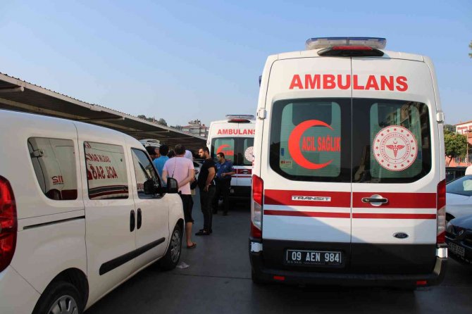 Avm’de Silahlı Kavga: 2 Yaralı