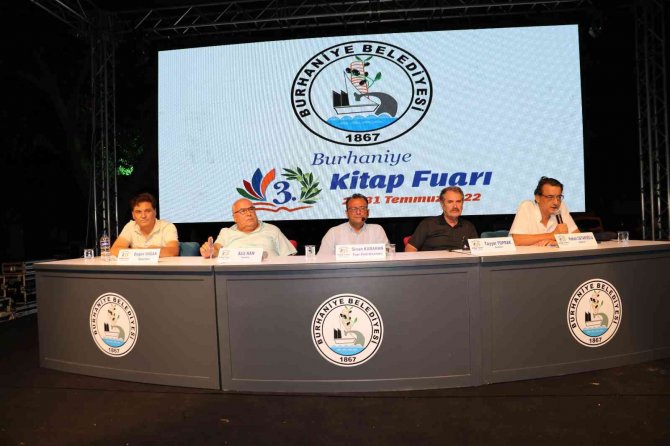 Burhaniye Kitap Fuarı Görkemli Şölenle Sona Erdi