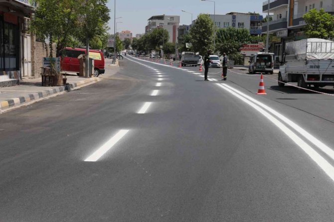 Batman’da Silinmeye Yüz Tutmuş Yol Çizgileri Daha Belirgin Hale Getiriliyor