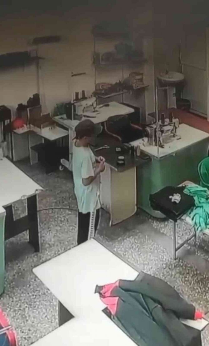 Öğle Arası Tatilindeki İş Yerine Giren Hırsız, 20 Bin Tl Değerindeki Telefonu Çaldı