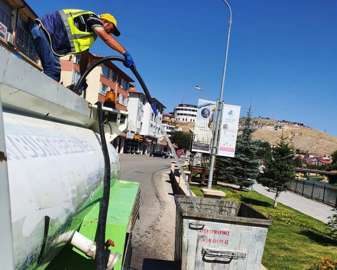 Bayburt’ta Çöp Konteynerleri Dezenfekte Ediliyor