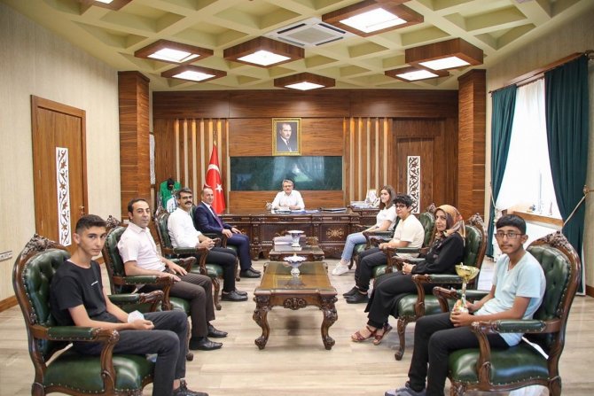 Bingöl Valisi Ekinci, Derece Yapan Öğrencileri Ağırladı