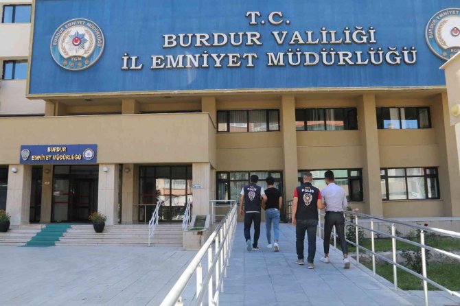 Burdur’da Siber Dolandırıcılığa 5 Tutuklama