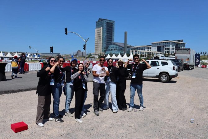 Buü’lü Öğrencilere Teknofest’te “En İ̇yi Takım Ruhu Ödülü”