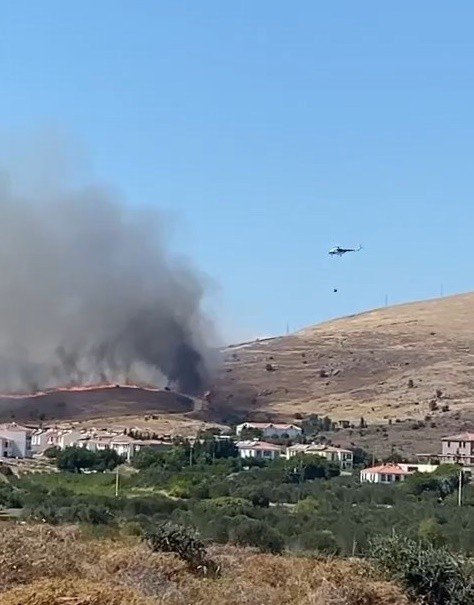 Tatil Bölgesi Bozcaada’da Otluk Yangını