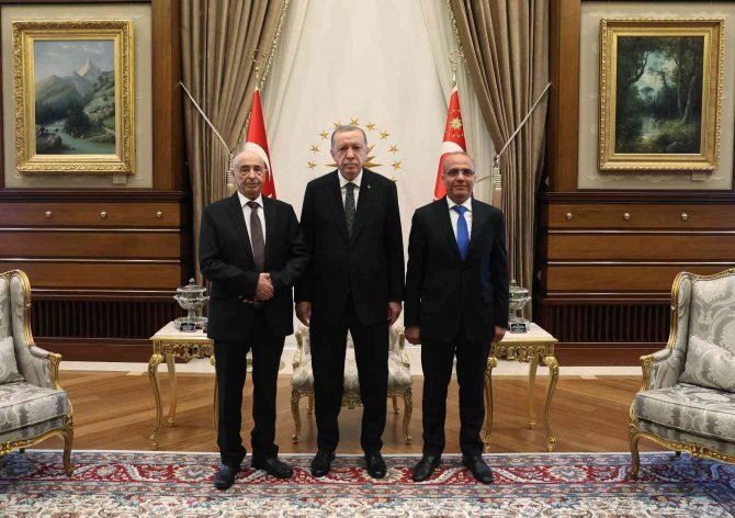 Cumhurbaşkanı Erdoğan, Libya Temsilciler Meclisi Başkanı Akile Salih Ve Libya Başkanlık Konseyi Başkan Yardımcısı Abdullah El Lafi’yi Kabul Etti