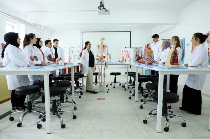 Barü, Zirve Yolculuğunda Yeni Öğrencilerini Bekliyor