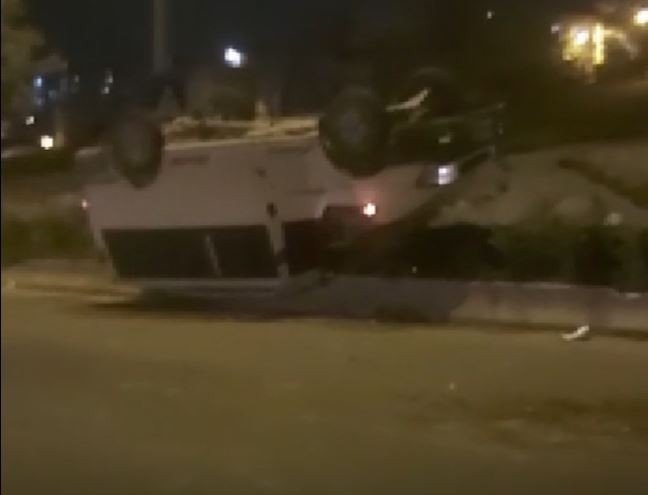 Orta Refüje Çarpan Araç Takla Attı: 1 Ölü 1 Ağır Yaralı