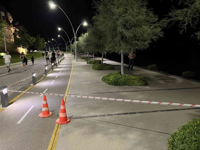 Çanakkale’de Denize Dalan Dalgıç Top Mermisi Buldu