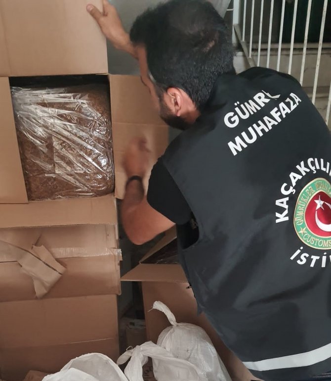 İ̇zmir’de Yasadışı Sigara Üreticilerine Gümrük Muhafaza Ekiplerinden Darbe