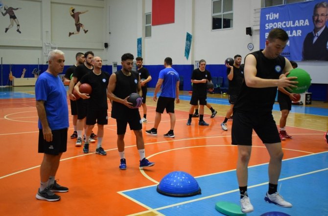 Nilüferli Hentbolcular Sezona Sıkı Hazırlanıyor