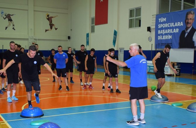 Nilüferli Hentbolcular Sezona Sıkı Hazırlanıyor