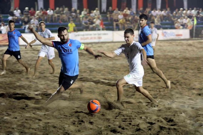 Manavgat’ta Plaj Futbolu Heyecanı Başladı