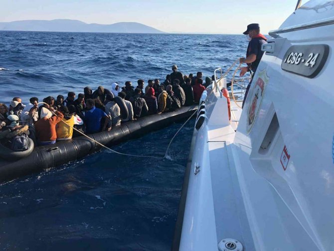 İ̇zmir Açıklarında 194 Düzensiz Göçmen Kurtarıldı, 45 Göçmen Yakalandı