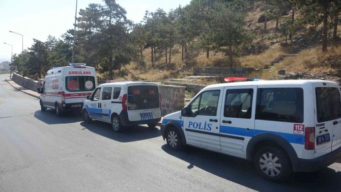 Yürüyüş Yapan Çocuklar Ceset Buldu