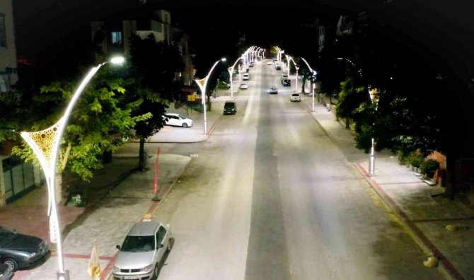 Körfez Akşemsettin Caddesi Işıl Işıl Oldu