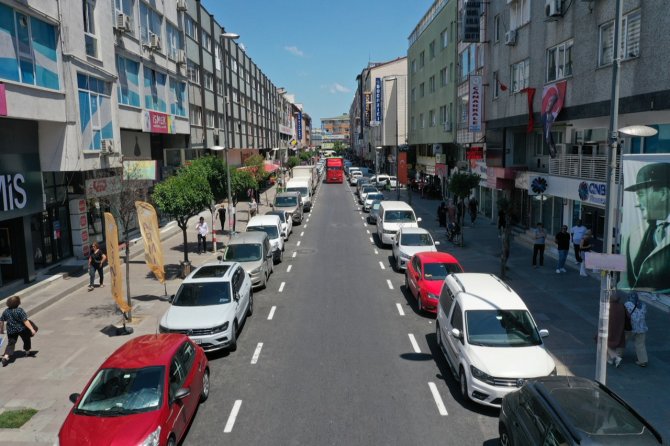 Küçükçekmece 3 Yılda Toplam 170 Bin Ton Asfaltla Prestijli Yollara Sahip Oldu