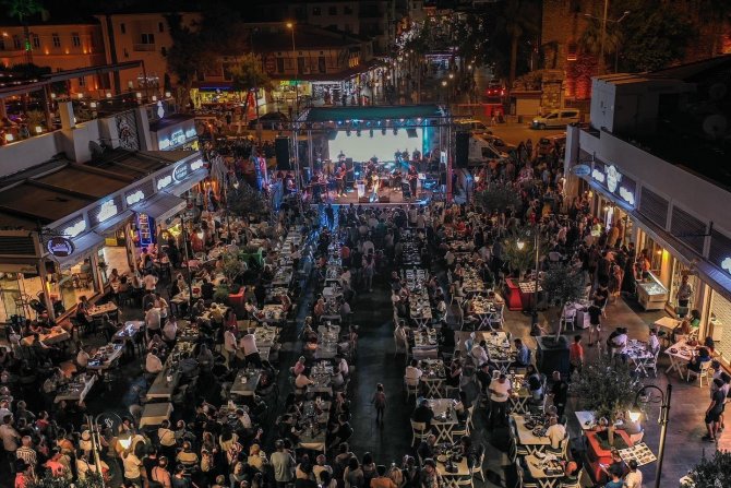 Kültür Ve Sanatın Kalbi Kuşadası’nda Atıyor