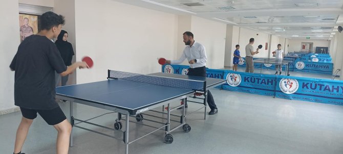 Ak Parti Kütahya Merkez İ̇lçe Başkanlığı’ndan Kapalı Spor Salonu’na Ziyaret