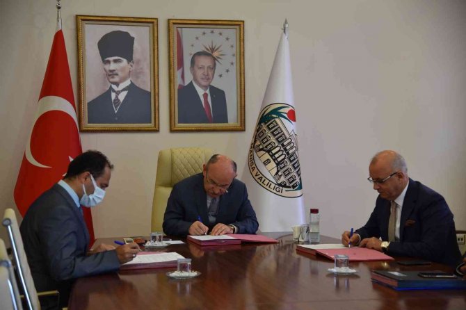 Salihli’de Yapılacak Olan Aile Sağlığı Merkezinin Protokolü İmzalandı