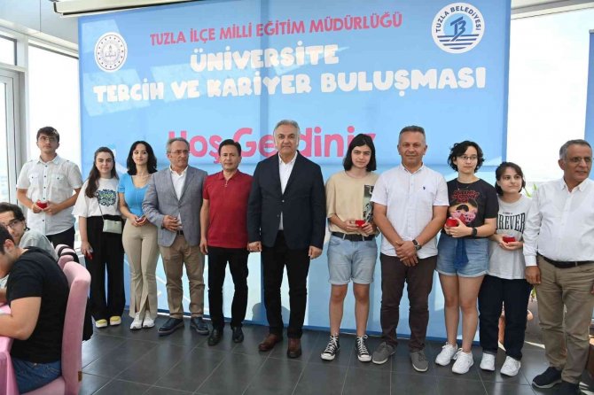Tuzla’da ‘Üniversite Tercih Ve Kariyer Buluşması’ Düzenlendi