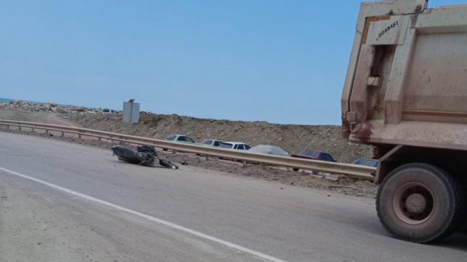 Kamyonla Çarpışan Motosiklet Sürücüsü Ağır Yaralandı