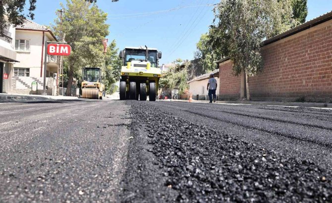 Tepebaşı’nda Üstyapı Çalışmaları Devam Ediyor