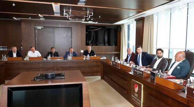 Tff 2 Ve 3. Lig Kulüp Başkanlarından Mehmet Büyükekşi’ye Ziyaret
